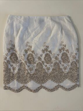 Ann Taylor linen White Mini Skirt with Taupe Lace Embroidery